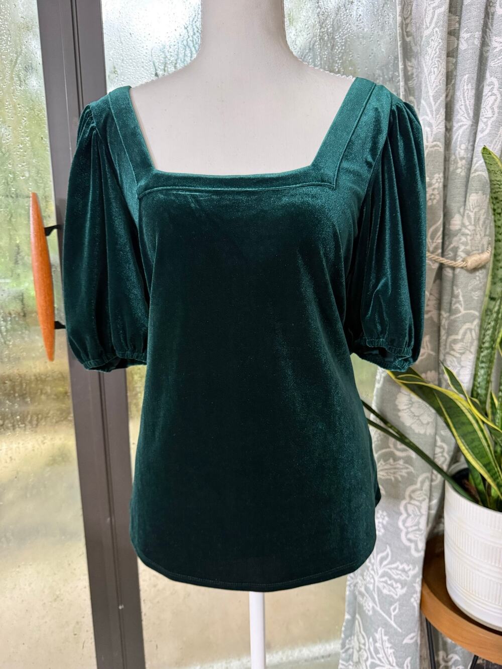 CeCe Emerald Green Velvet Square Neck Puff Sleeve Top Size M Holiday
